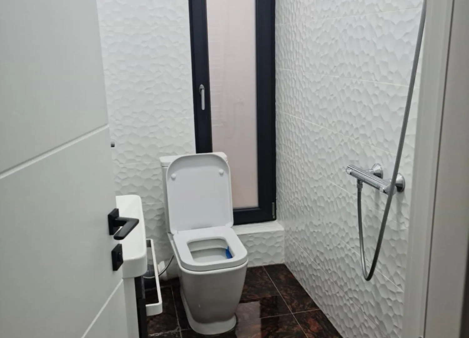 Grey House Villa Bucureşti 0*,
