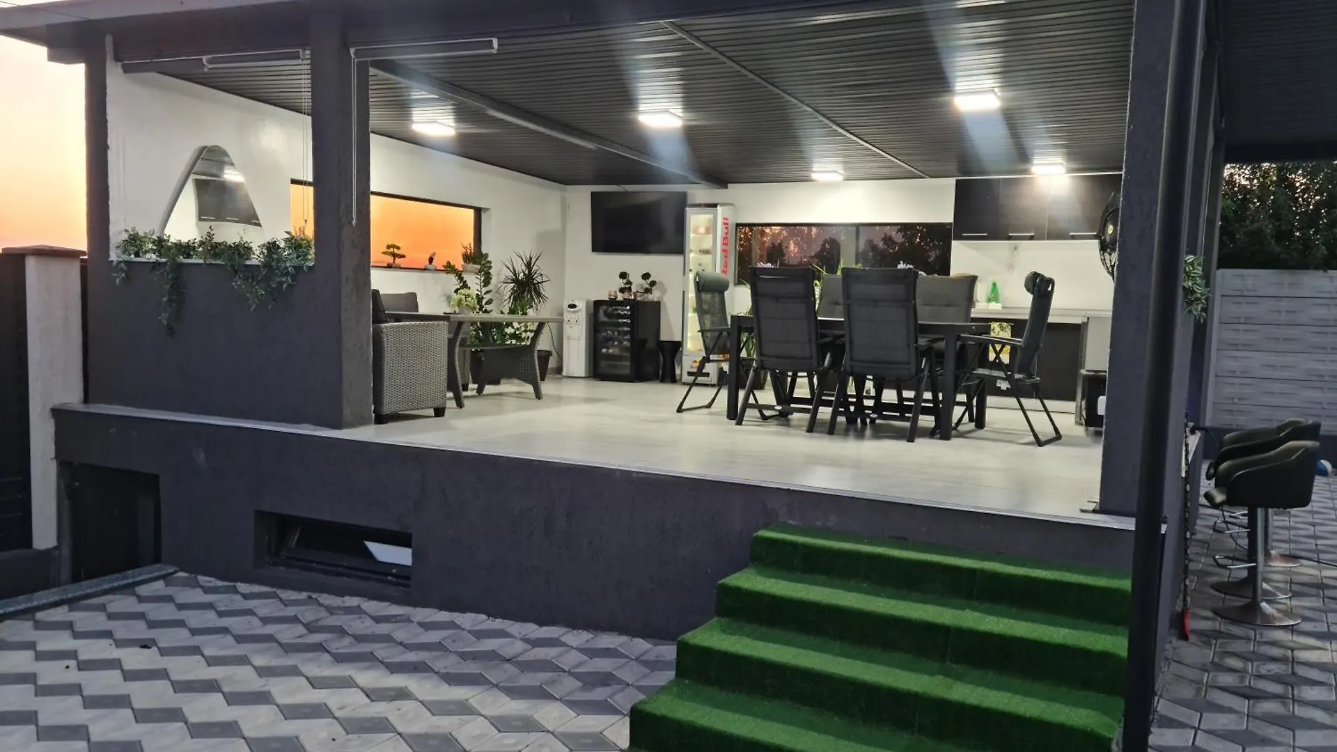 Grey House Villa Bucureşti