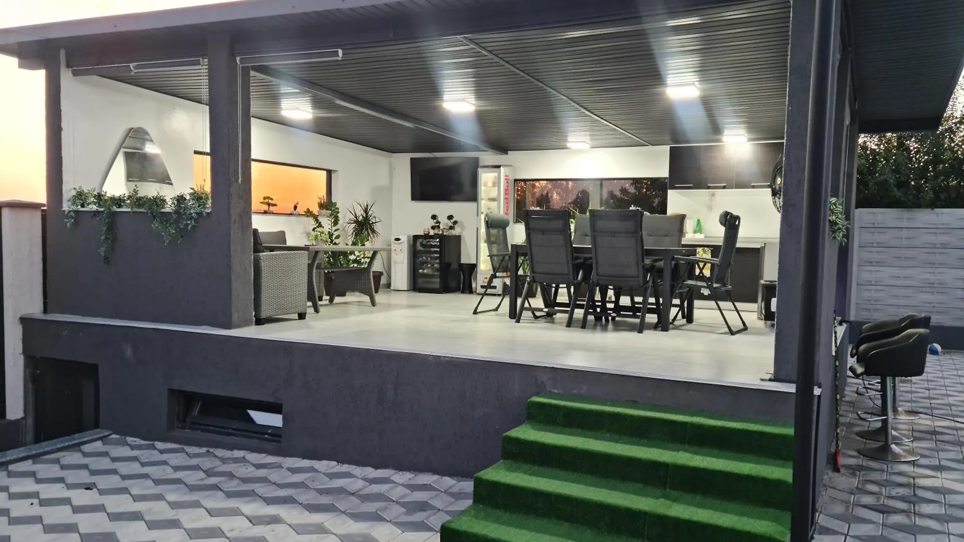 Grey House Villa Bucharest