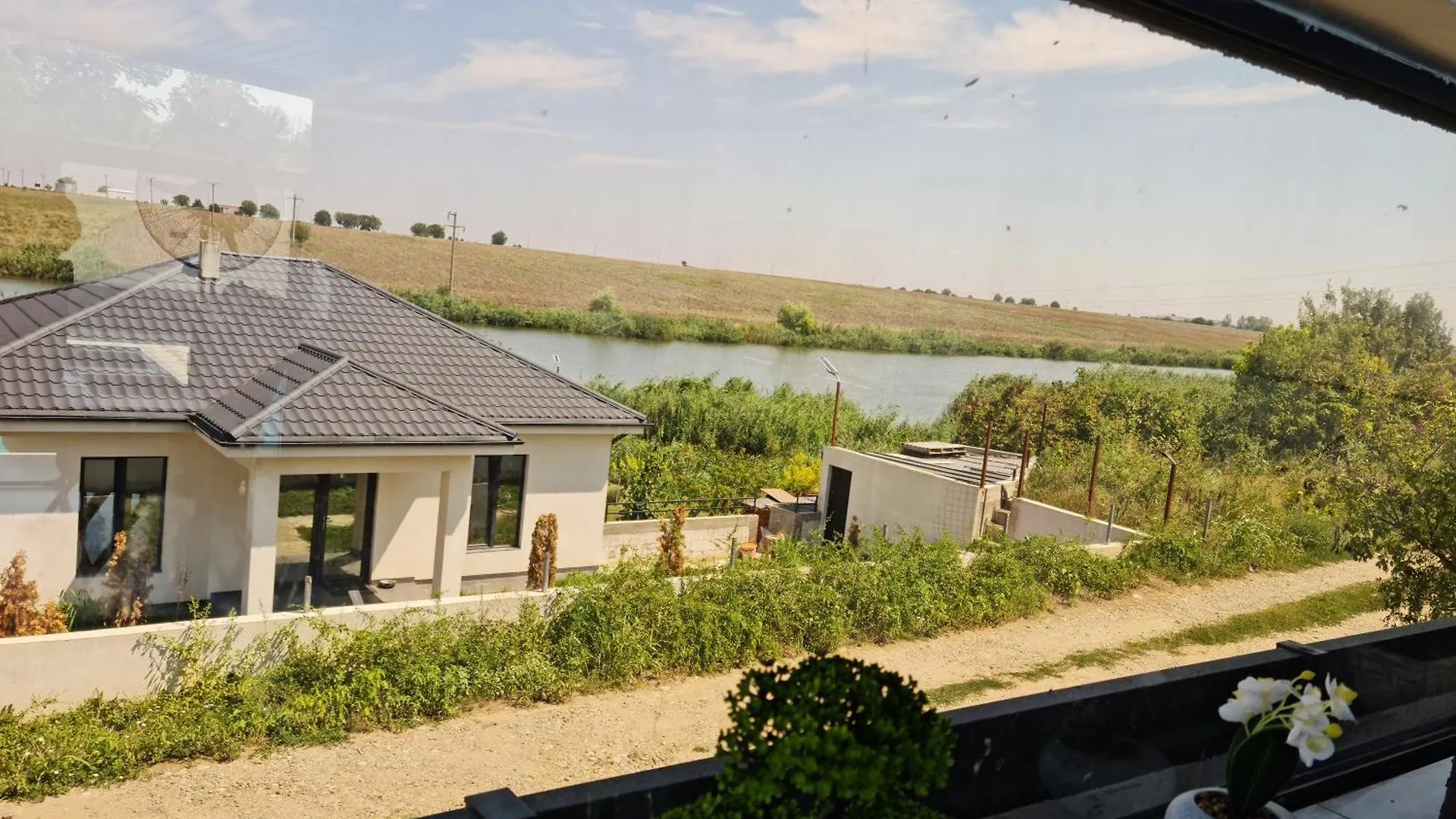 Grey House Villa Bucureşti