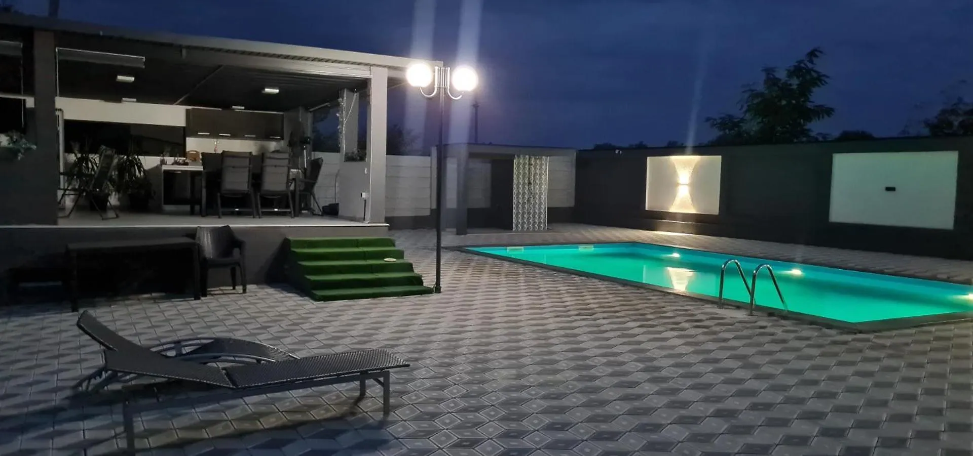 Grey House Villa Bucharest