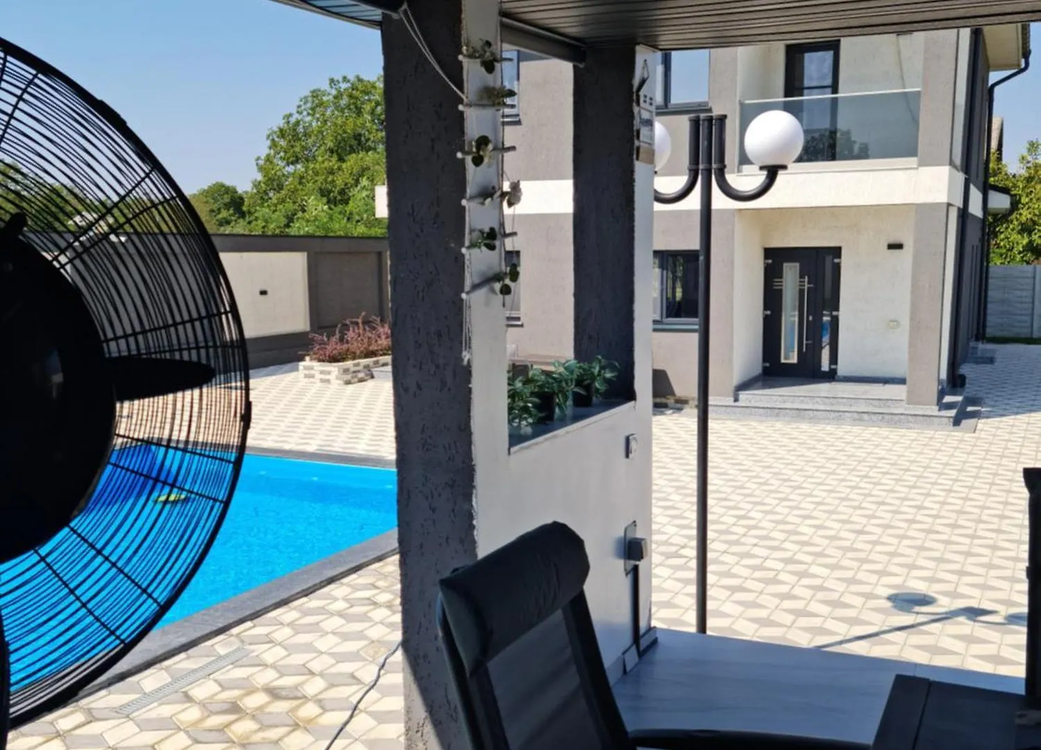 Grey House Villa Bucharest