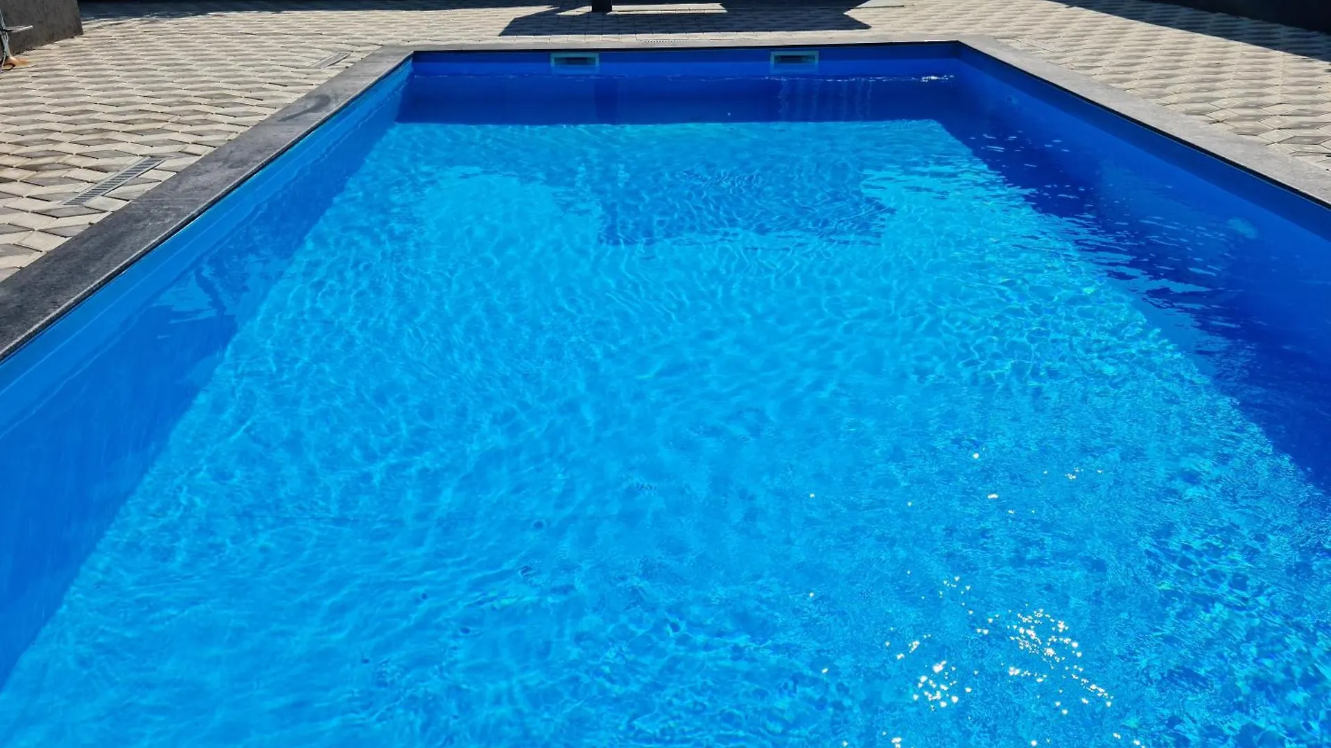 Grey House Villa Bucureşti