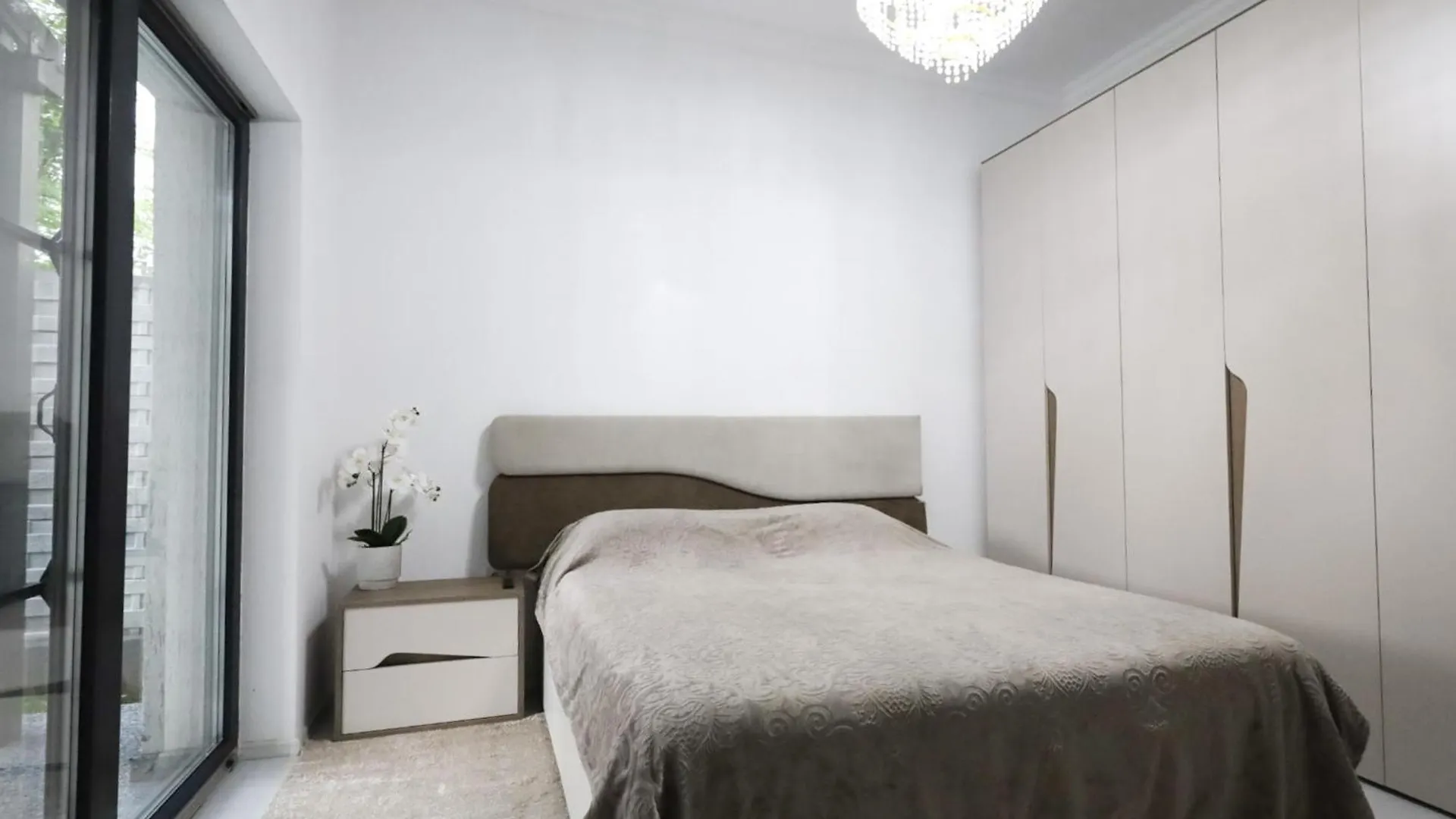 Grey House Villa Bucharest