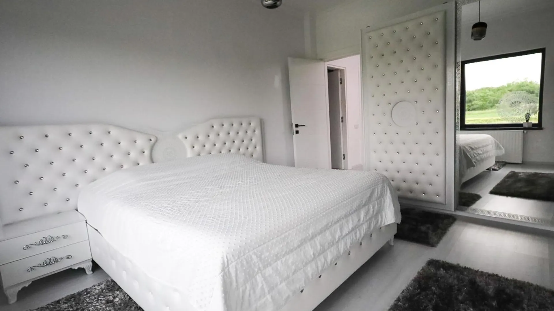 Grey House Villa Bucharest