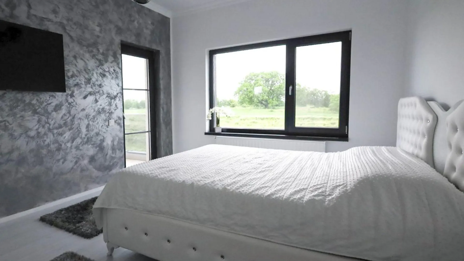 Grey House Villa Bucureşti