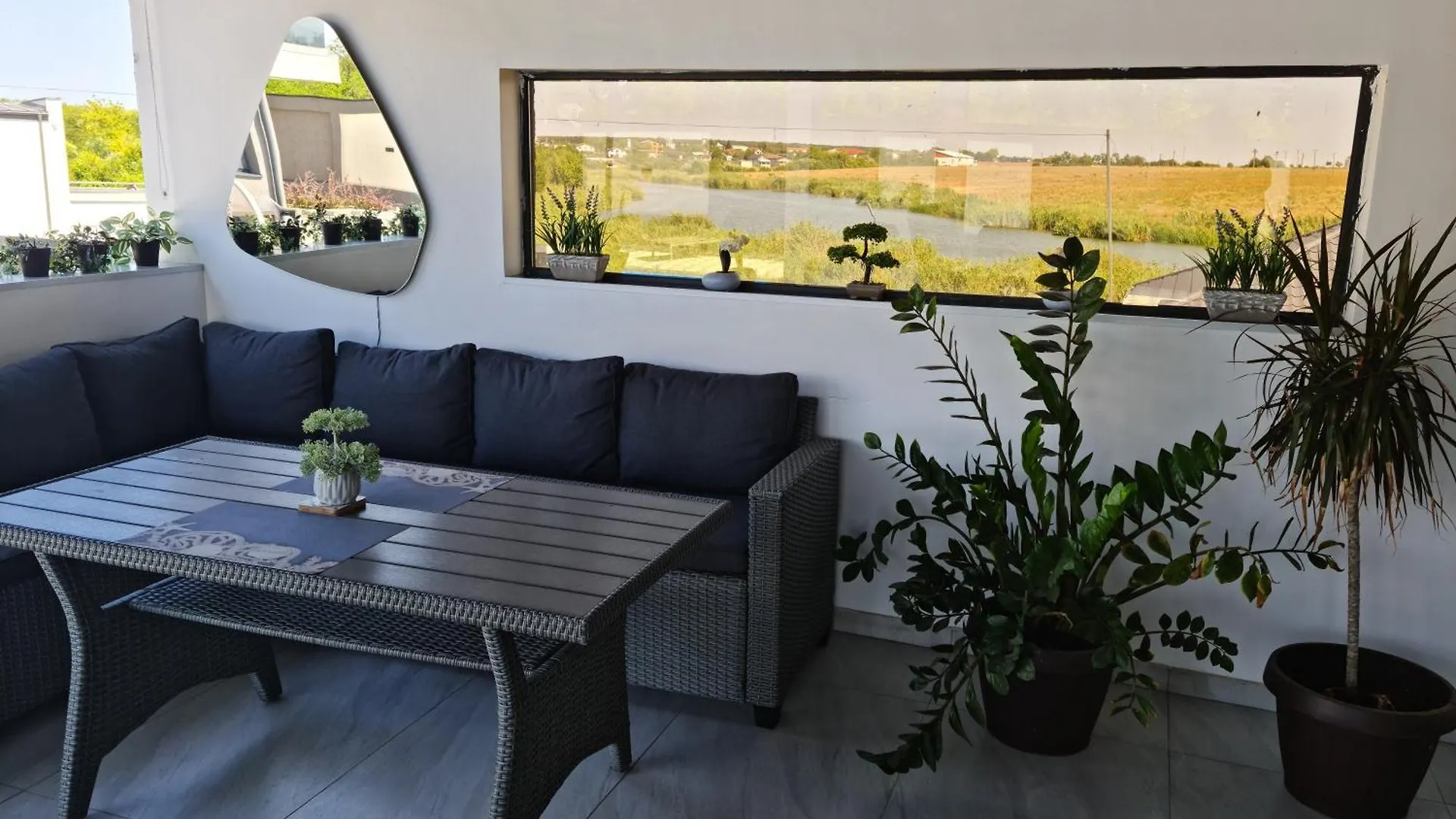 Вилла Grey House Бухарест